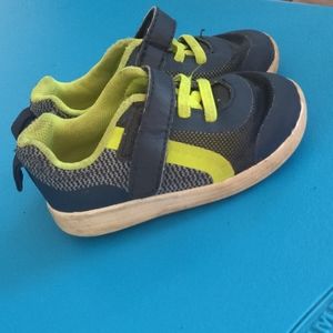 Boys sneakers